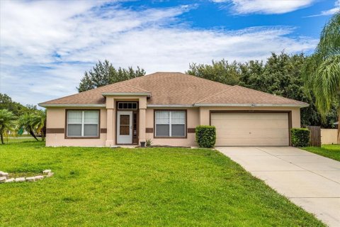 House in Leesburg, Florida 3 bedrooms, 165.83 sq.m. № 1848504 - photo 1