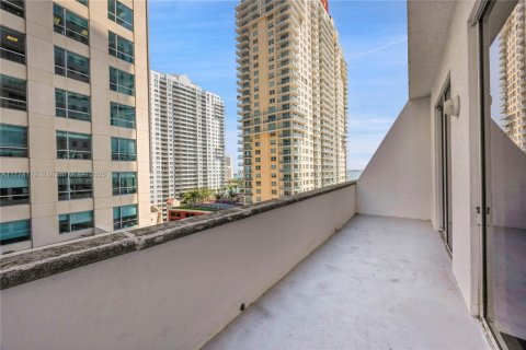 Condominio en venta en Miami, Florida, 2 dormitorios, 99.59 m2 № 1704037 - foto 14