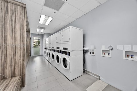 Condominio en venta en Miami, Florida, 2 dormitorios, 99.59 m2 № 1704037 - foto 25