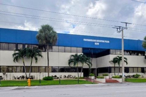 Commercial property in Miami, Florida № 1950952 - photo 15