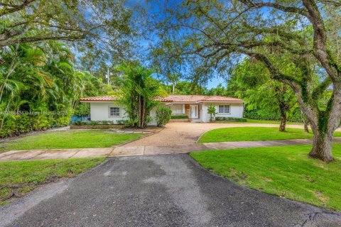 Villa ou maison à louer à Coral Gables, Floride: 4 chambres, 171.4 m2 № 1930475 - photo 11