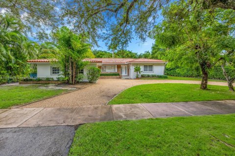 Villa ou maison à louer à Coral Gables, Floride: 4 chambres, 171.4 m2 № 1930475 - photo 1