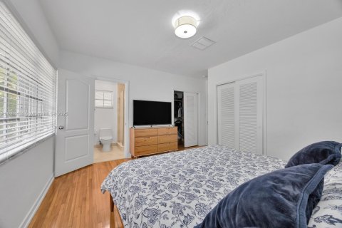 Villa ou maison à louer à Coral Gables, Floride: 4 chambres, 171.4 m2 № 1930475 - photo 26