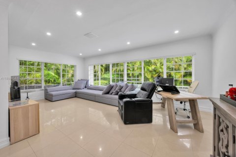 Villa ou maison à louer à Coral Gables, Floride: 4 chambres, 171.4 m2 № 1930475 - photo 2