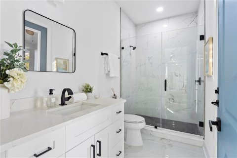 House in Tampa, Florida 5 bedrooms, 329.8 sq.m. № 1757011 - photo 23
