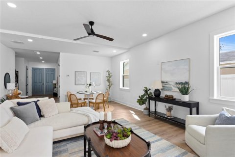 House in Tampa, Florida 5 bedrooms, 329.8 sq.m. № 1757011 - photo 14