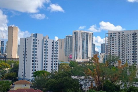 Copropriété à louer à Miami, Floride: 2 chambres, 88.26 m2 № 1976848 - photo 1