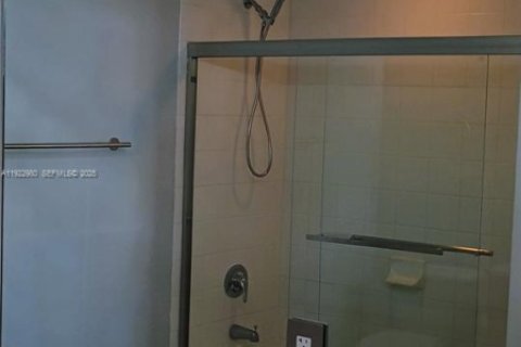 Condominio en alquiler en Miami, Florida, 2 dormitorios, 88.26 m2 № 1976848 - foto 12