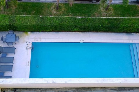 Condominio en alquiler en Miami, Florida, 2 dormitorios, 88.26 m2 № 1976848 - foto 25