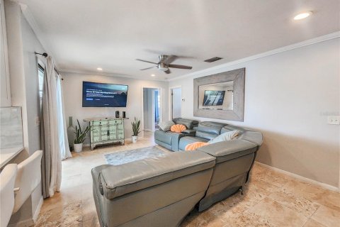 House in Palm Coast, Florida 3 bedrooms, 168.8 sq.m. № 2215721 - photo 19