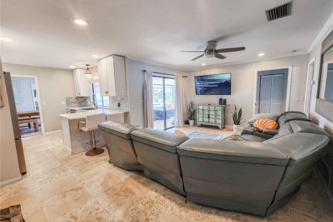 House in Palm Coast, Florida 3 bedrooms, 168.8 sq.m. № 2215721 - photo 21