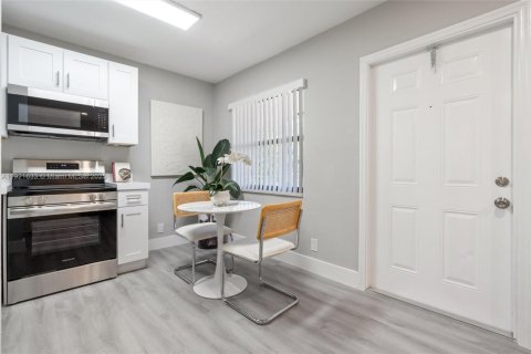 Apartment in Fort Lauderdale, Florida 2 bedrooms, 957.92 sq.m. № 2019218 - photo 6