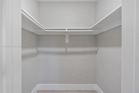 Apartment in Fort Lauderdale, Florida 2 bedrooms, 957.92 sq.m. № 2019218 - photo 10