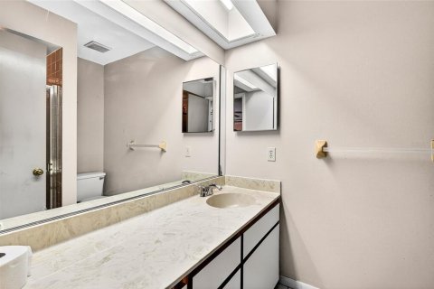 Condo in Ocala, Florida, 2 bedrooms  № 2205481 - photo 14