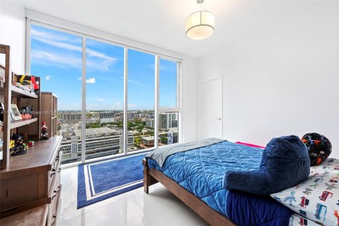 Condo in Miami, Florida, 3 bedrooms  № 1975860 - photo 20