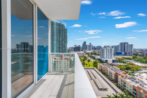 Condo in Miami, Florida, 3 bedrooms  № 1975860 - photo 28