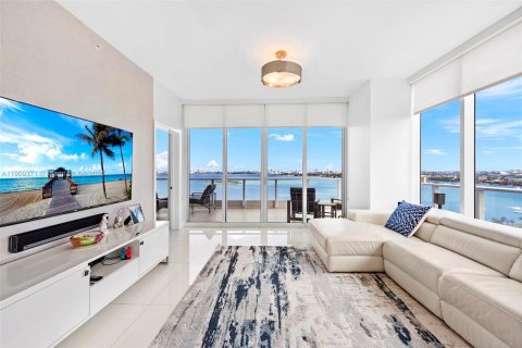 Condo in Miami, Florida, 3 bedrooms  № 1975860 - photo 3