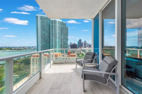 Condo in Miami, Florida, 3 bedrooms  № 1975860 - photo 8