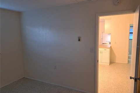 House in Saint Petersburg, Florida 3 bedrooms, 98.1 sq.m. № 1609995 - photo 9
