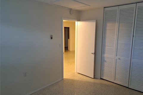 House in Saint Petersburg, Florida 3 bedrooms, 98.1 sq.m. № 1609995 - photo 8