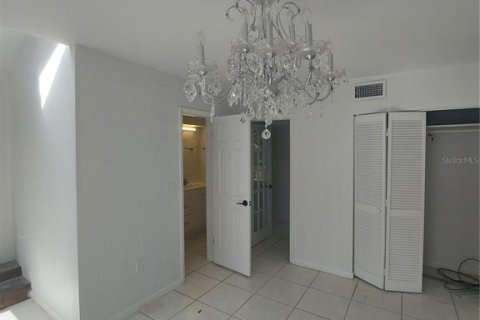 House in DeLand, Florida 3 bedrooms, 132.01 sq.m. № 2097028 - photo 9