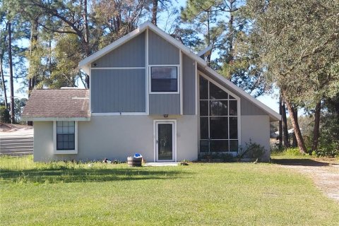 House in DeLand, Florida 3 bedrooms, 132.01 sq.m. № 2097028 - photo 3