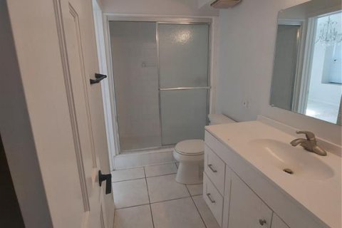House in DeLand, Florida 3 bedrooms, 132.01 sq.m. № 2097028 - photo 8