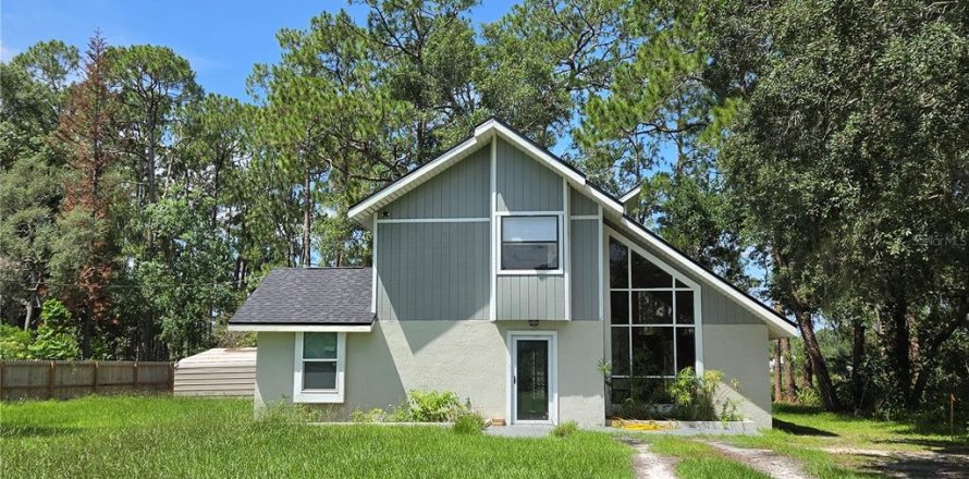 House in DeLand, Florida 3 bedrooms, 132.01 sq.m. № 2097028