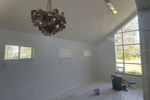 House in DeLand, Florida 3 bedrooms, 132.01 sq.m. № 2097028 - photo 12