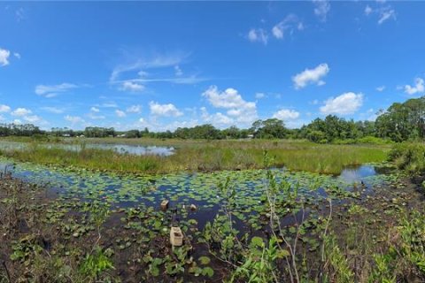 House in DeLand, Florida 3 bedrooms, 132.01 sq.m. № 2097028 - photo 6