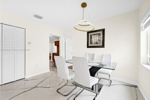 Condo in Miramar, Florida, 3 bedrooms  № 1922600 - photo 4