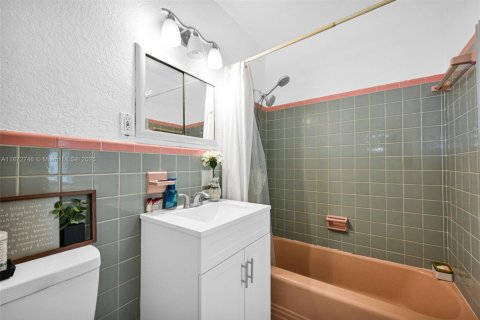 Condo in Miramar, Florida, 3 bedrooms  № 1922600 - photo 17