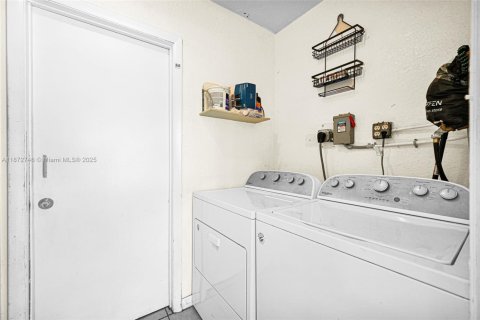 Condo in Miramar, Florida, 3 bedrooms  № 1922600 - photo 28