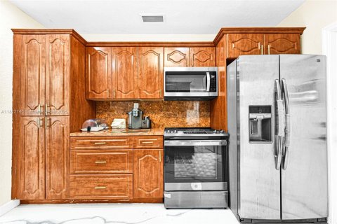 Condo in Miramar, Florida, 3 bedrooms  № 1922600 - photo 11