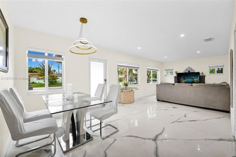 Condo in Miramar, Florida, 3 bedrooms  № 1922600 - photo 3