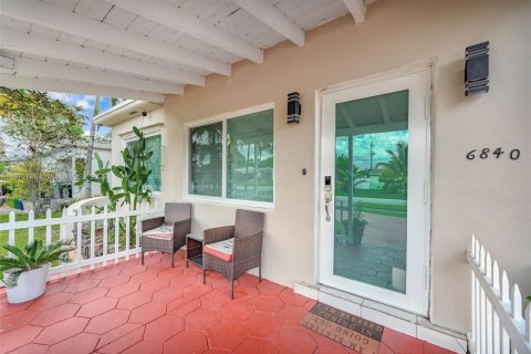 Condo in Miramar, Florida, 3 bedrooms  № 1922600 - photo 2