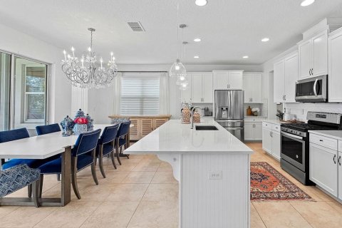 House in Winter Garden, Florida 5 bedrooms, 333.33 sq.m. № 1826558 - photo 13