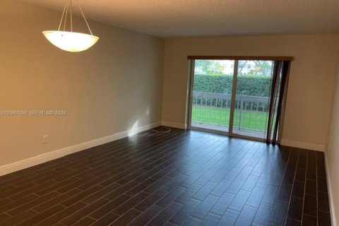 Apartamento en alquiler en Miami, Florida, 2 dormitorios, 84.73 m2 № 2086171 - foto 7