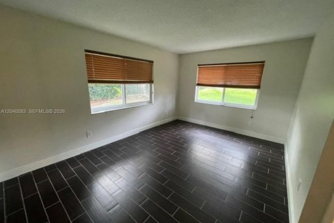 Apartamento en alquiler en Miami, Florida, 2 dormitorios, 84.73 m2 № 2086171 - foto 11