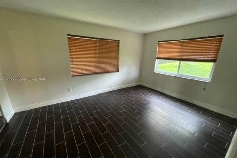 Apartamento en alquiler en Miami, Florida, 2 dormitorios, 84.73 m2 № 2086171 - foto 23