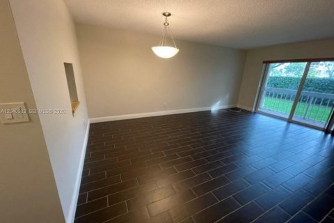 Apartamento en alquiler en Miami, Florida, 2 dormitorios, 84.73 m2 № 2086171 - foto 16