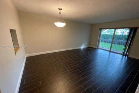 Apartamento en alquiler en Miami, Florida, 2 dormitorios, 84.73 m2 № 2086171 - foto 24