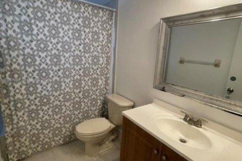 Apartamento en alquiler en Miami, Florida, 2 dormitorios, 84.73 m2 № 2086171 - foto 13
