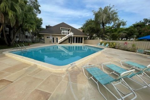 Apartamento en alquiler en Miami, Florida, 2 dormitorios, 84.73 m2 № 2086171 - foto 25