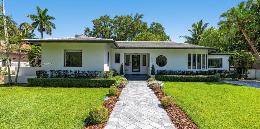 House in Miami Shores, Florida 3 bedrooms, 210.89 sq.m. № 1957294