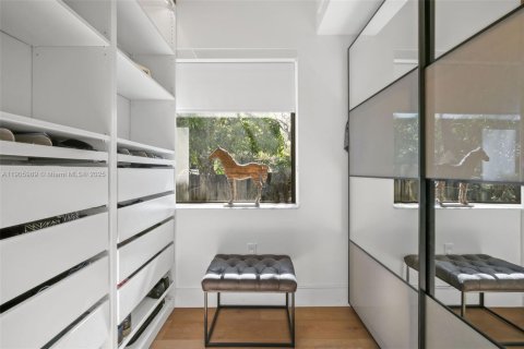 House in Miami Shores, Florida 3 bedrooms, 210.89 sq.m. № 1957294 - photo 27