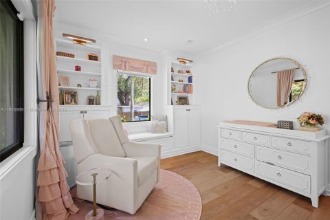 House in Miami Shores, Florida 3 bedrooms, 210.89 sq.m. № 1957294 - photo 20