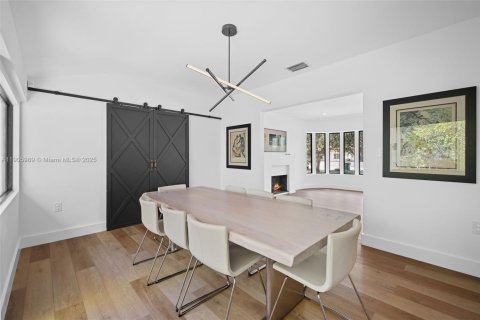 House in Miami Shores, Florida 3 bedrooms, 210.89 sq.m. № 1957294 - photo 10