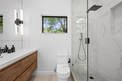 House in Miami Shores, Florida 3 bedrooms, 210.89 sq.m. № 1957294 - photo 26