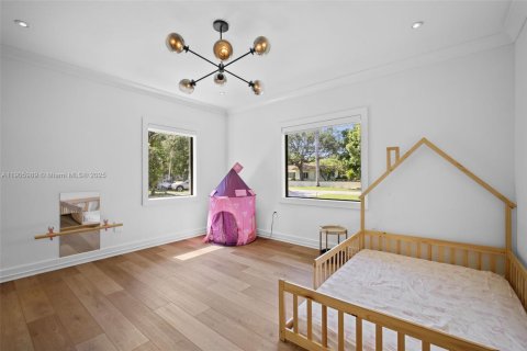 House in Miami Shores, Florida 3 bedrooms, 210.89 sq.m. № 1957294 - photo 17